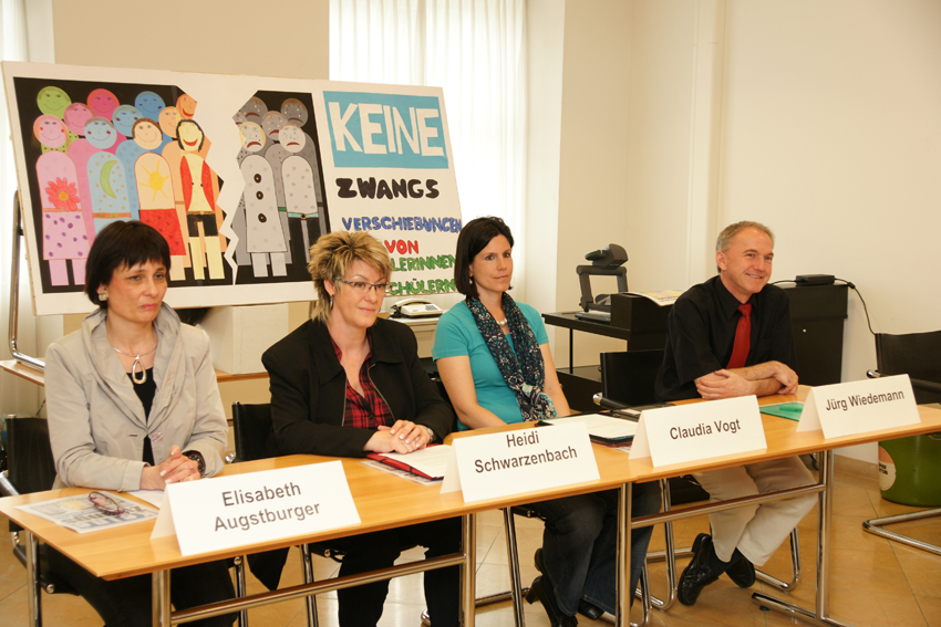  Initiativkomitee anlässlich der Pressekonferenz vom 12.5.2011